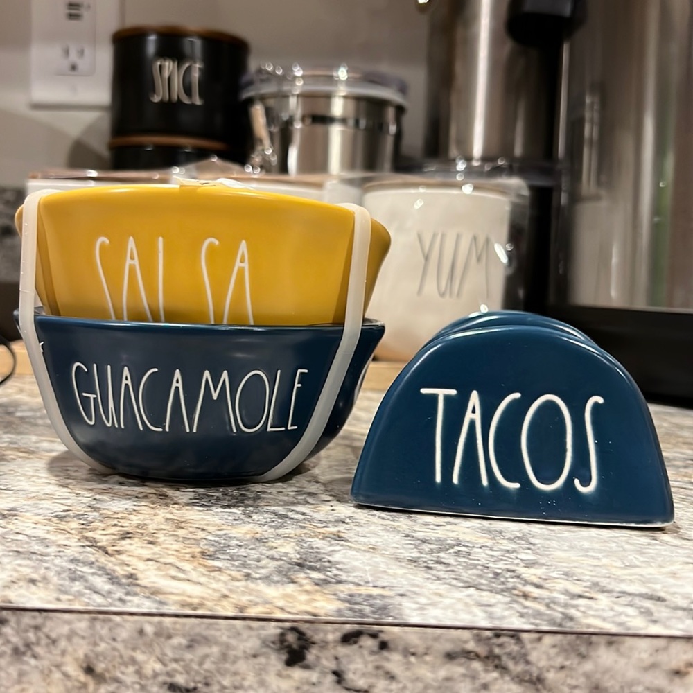 NWT Rae Dunn SALSA & GUACAMOLE bowls, set of 2 bundle w Taco holder
